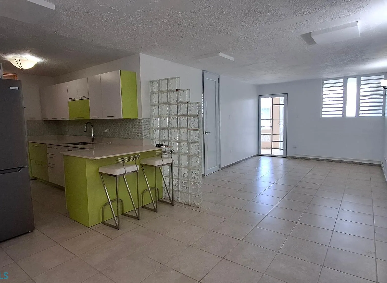 4 bed, 3.0 bath, 1950 sqft, $1,200 — Photo 3