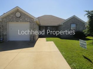 3308 Light Pointe Dr, Dallas, TX 75228