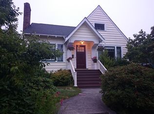 328 N 77th St, Seattle, WA 98103