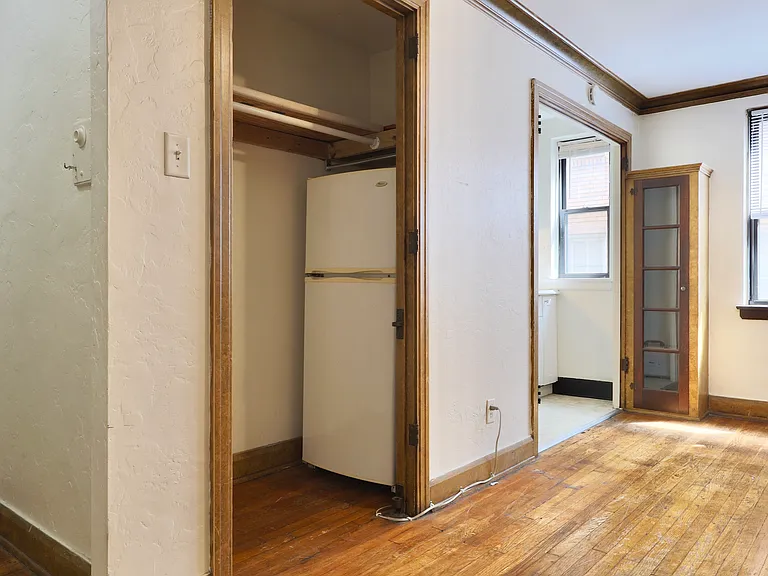 Apartments On Academy — Photo 22