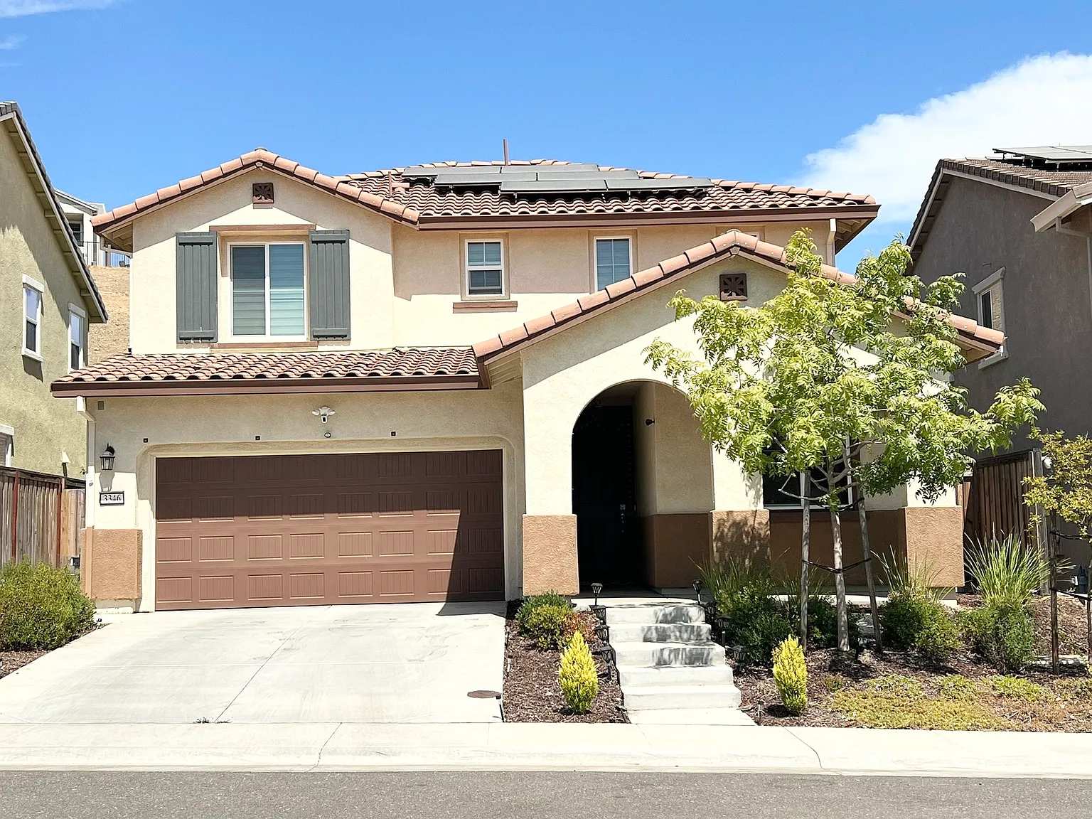 4 bed, 1875 sqft, $3,350 — Photo 1
