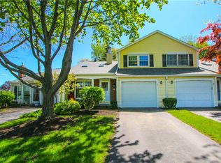 98 Old Pine Ln, Rochester, NY 14615