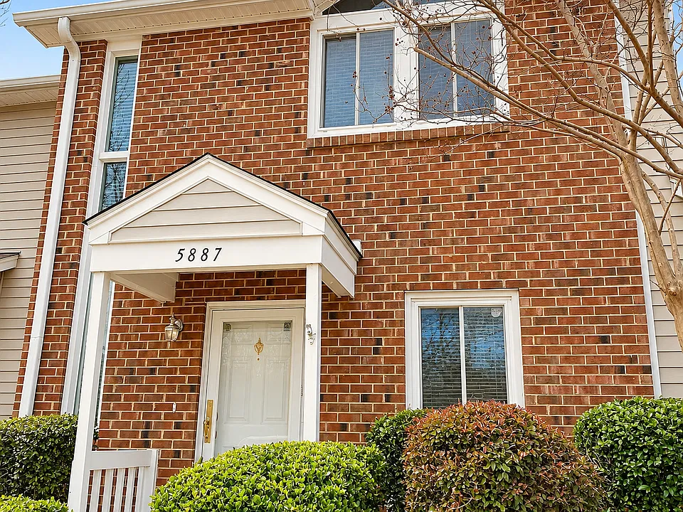 5887 Shady Grove Cir