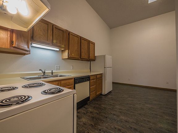 5th image of 307 N Market St #5