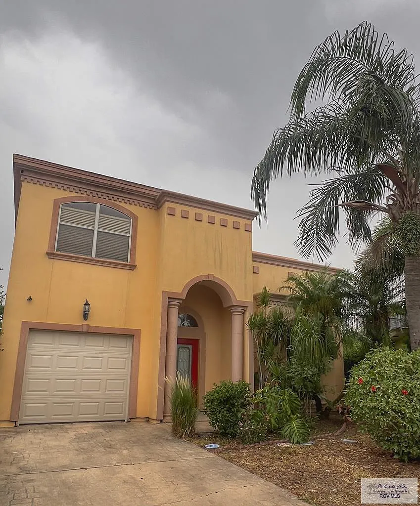 4 bed, 2.5 bath, 1940 sqft, $3,000 — Photo 1