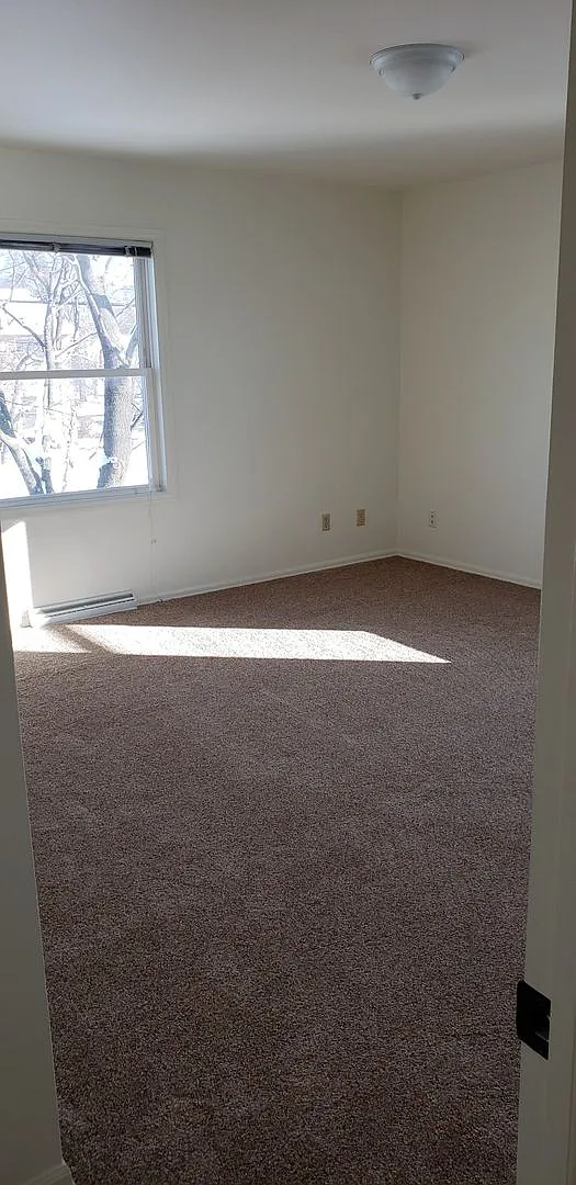 2721 Bowen St — Photo 3