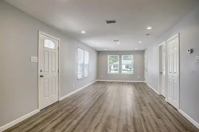 3801 Broyles St — Photo 2