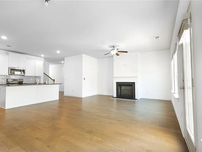 7095 Gladstone Cir — Photo 9