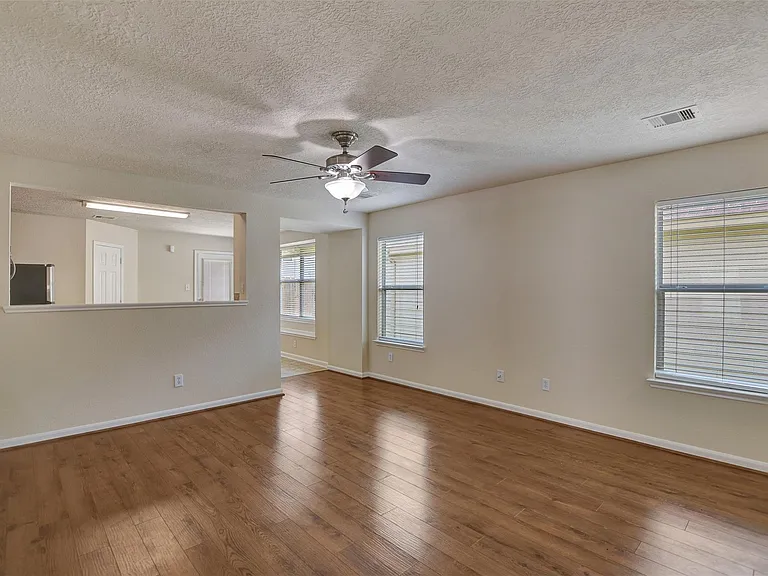 3131 Beacon Grove St — Photo 6
