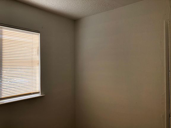 4th image of 460 N Calaveras St #2