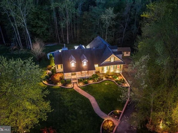 8 Cliff Ct, Sewell, NJ 08080