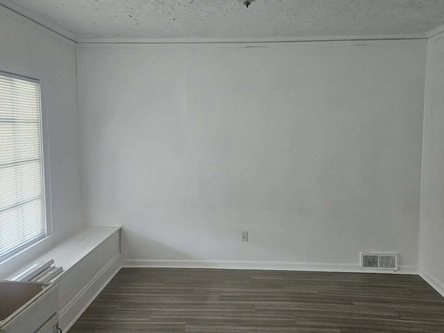 4 bed, 1344 sqft, $1,600 — Photo 3
