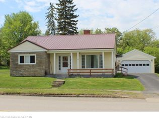 97 Main St, Baileyville, ME 04694