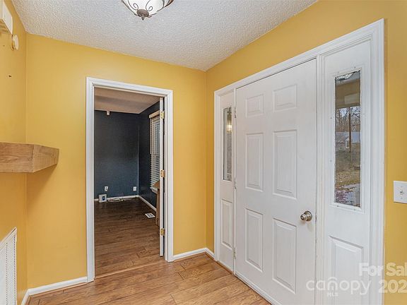 4th image of 259 Vermont Dr