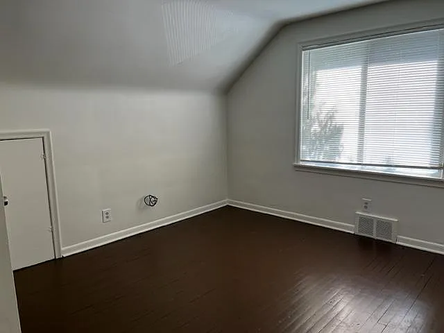 26688 Dartmouth St — Photo 8