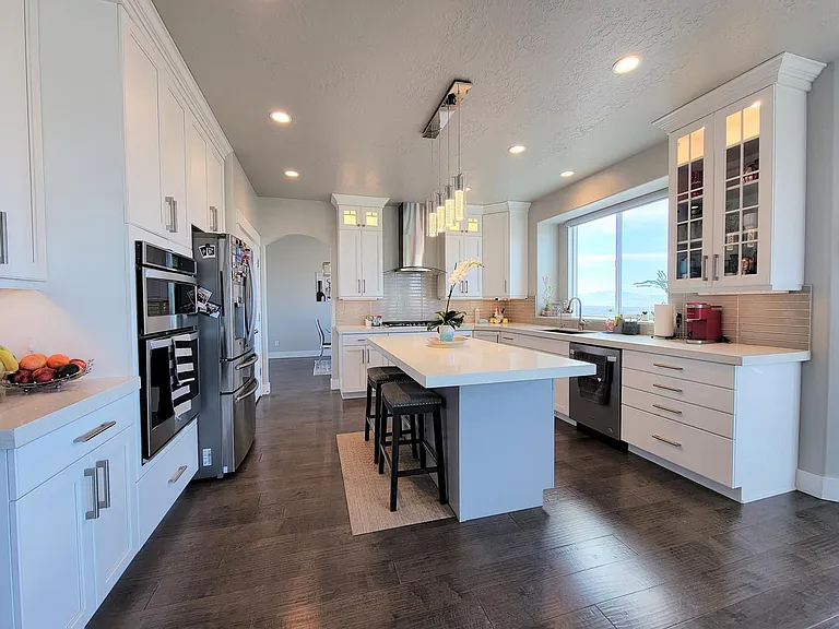 591 W Horizon Dr — Photo 2
