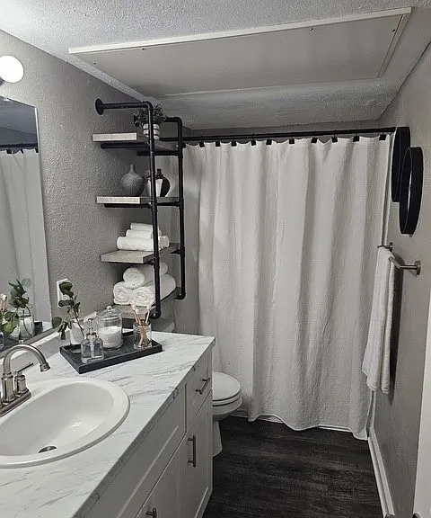 Castle Hill Apartments — Photo 7