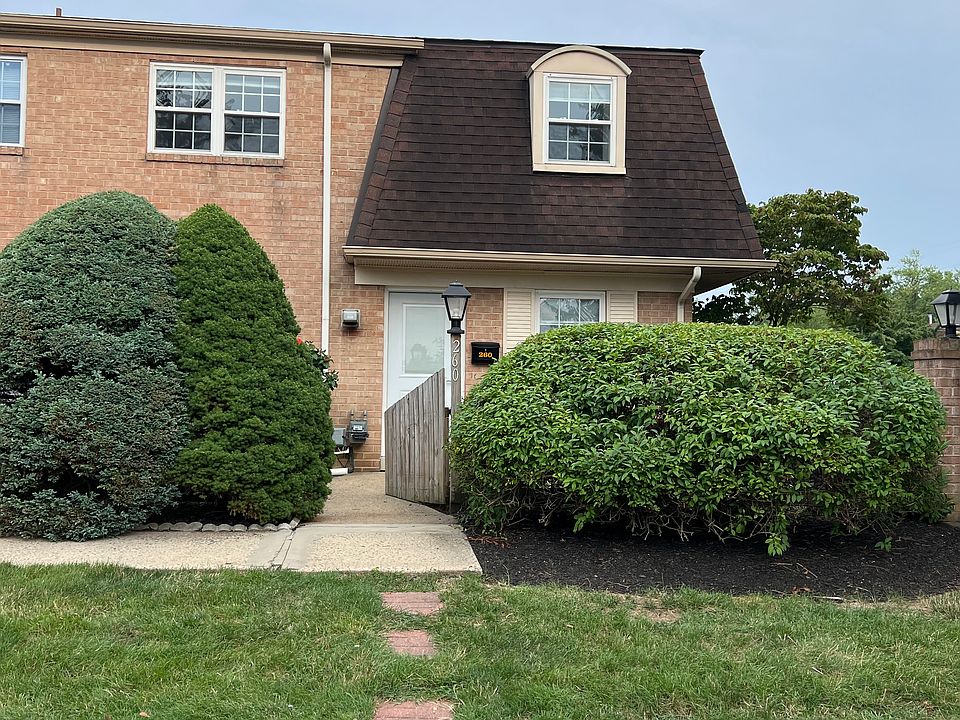 1st image of 260 Arbour Ct