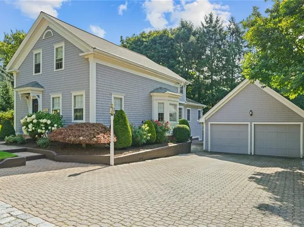 34 Mawney St, East Greenwich, RI 02818