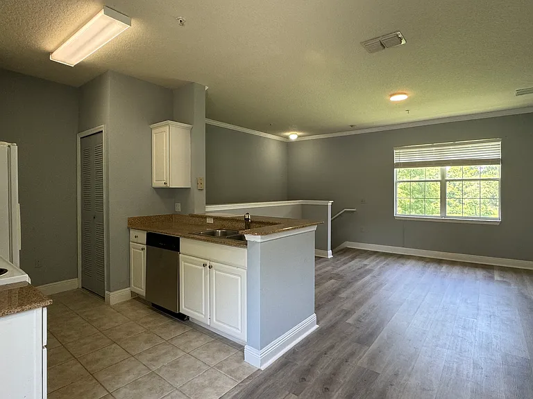 234 Southern Pecan Cir #202 — Photo 11