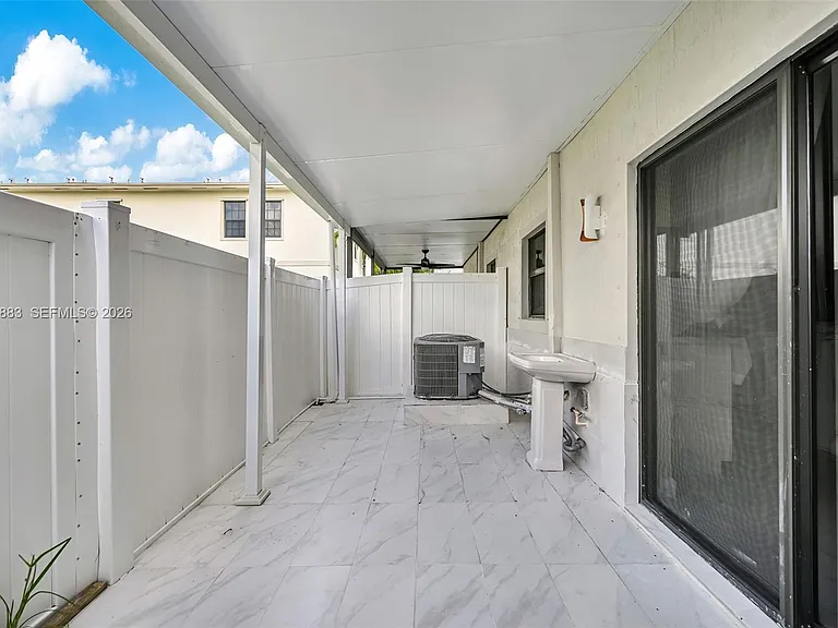 1130 SW 6th Ct — Photo 17
