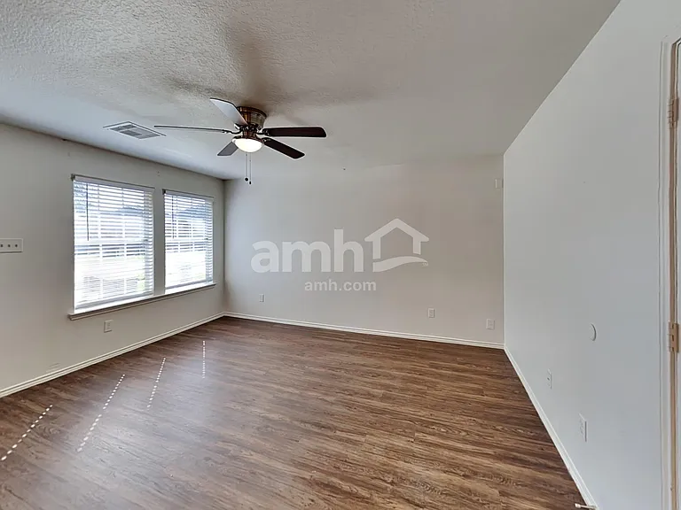 3427 Apache Meadows Dr — Photo 6