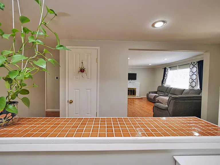 1655 Crater Lake Ave — Photo 9