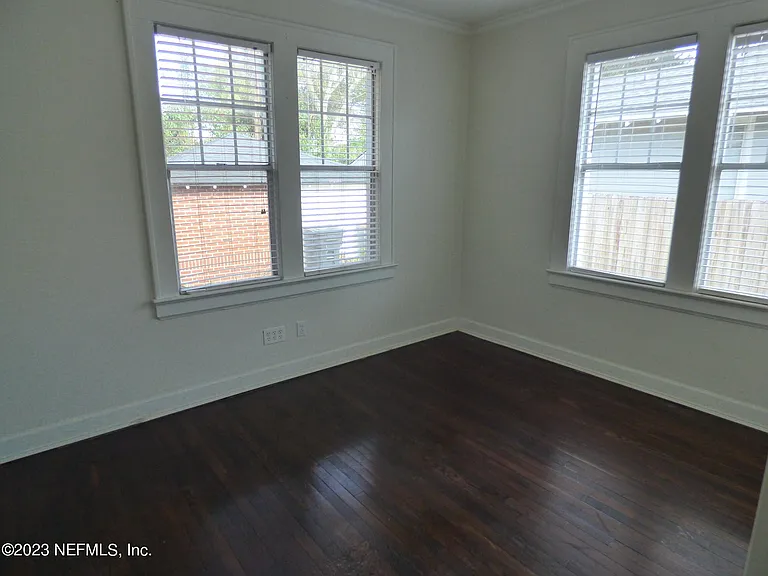2671 College St — Photo 14