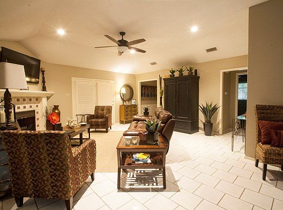 2nd image of 4022 Laurel Oak Dr