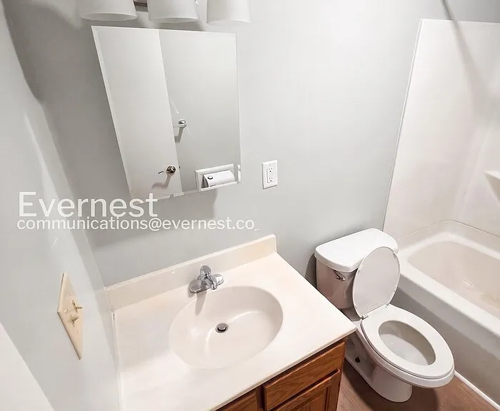 12804 N Cresap St #C — Photo 5