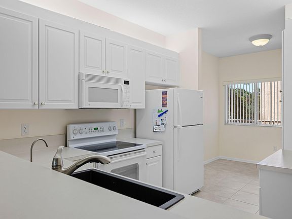 5th image of 7715 Yardley Drive #310