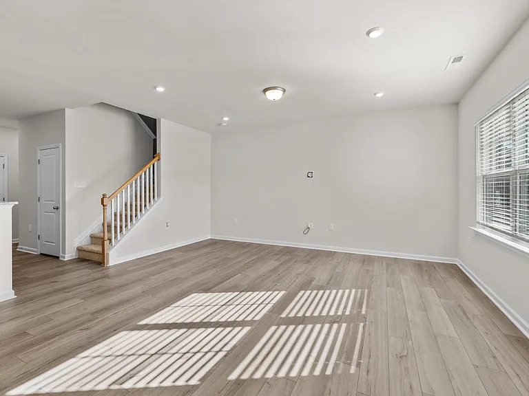 5615 Edessa Ave — Photo 3