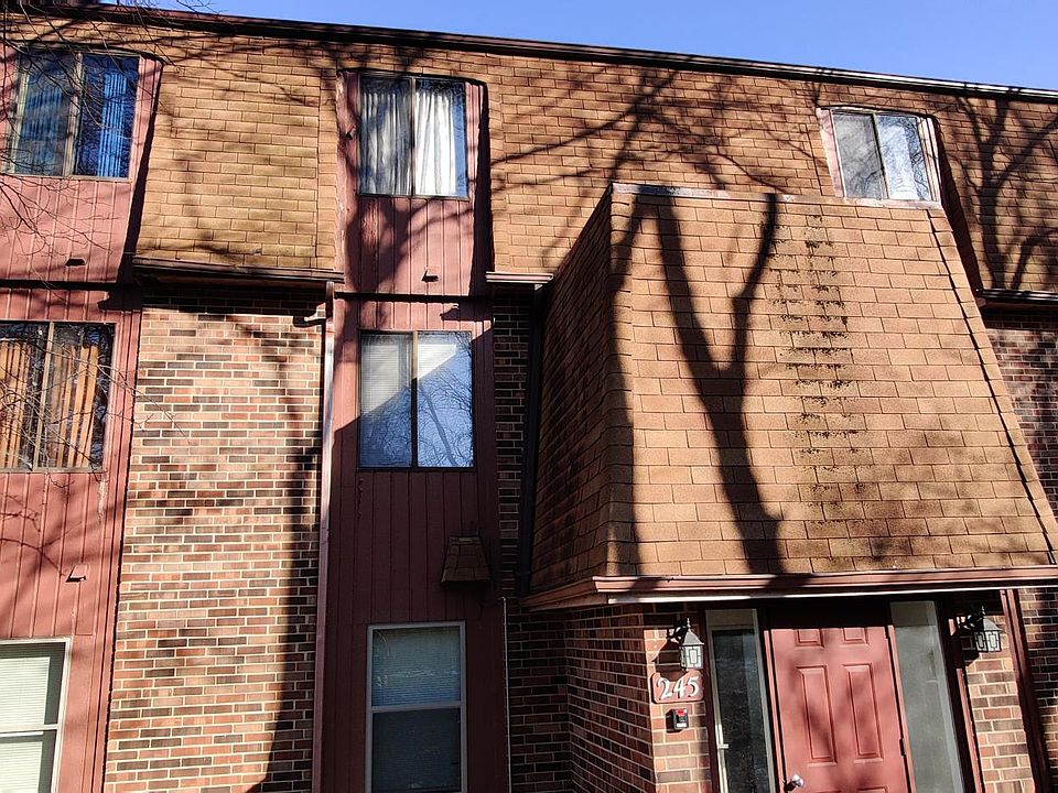 1st image of 245 E Court Of Shorewood