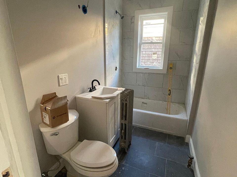 2nd image of 541 Norfolk St APT 3