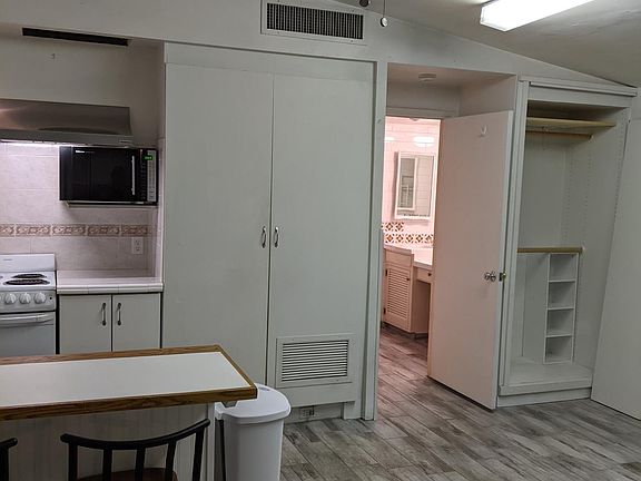4th image of 142 Smith Dr