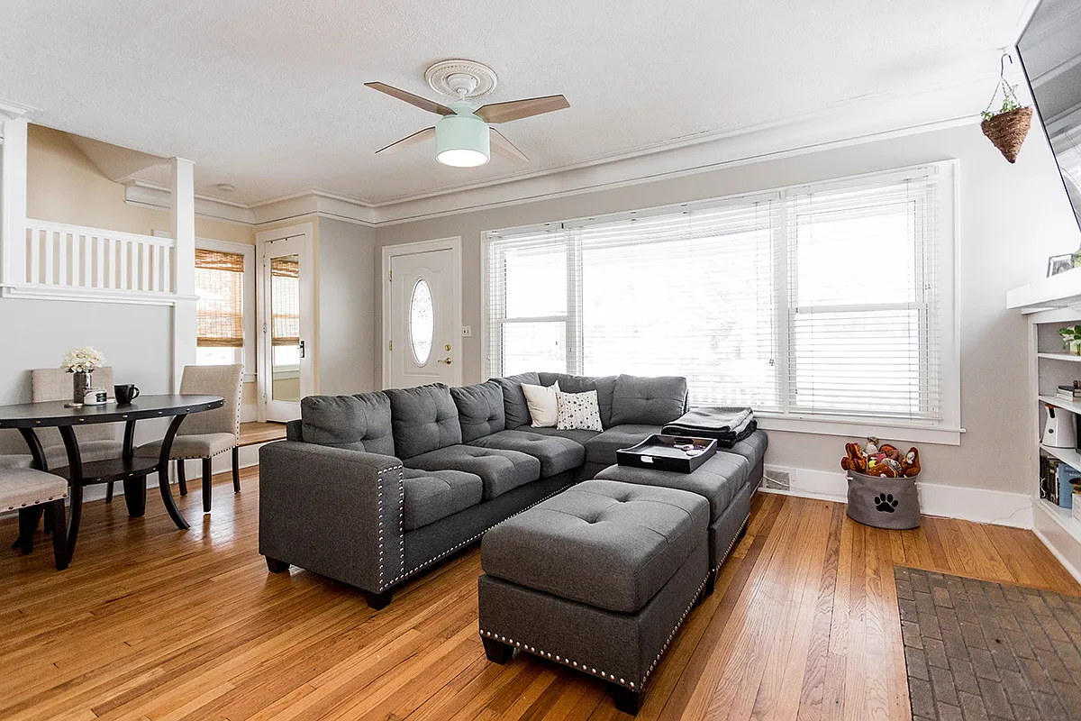 3 bed, 1.5 bath, 1272 sqft, $2,400 — Photo 2