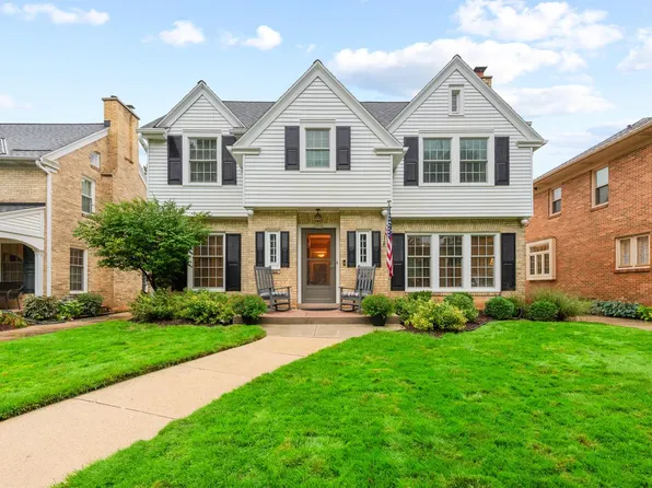 2516 N 90th STREET, Wauwatosa, WI 53226