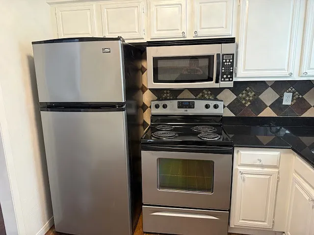 9702 Amberton Pkwy — Photo 15