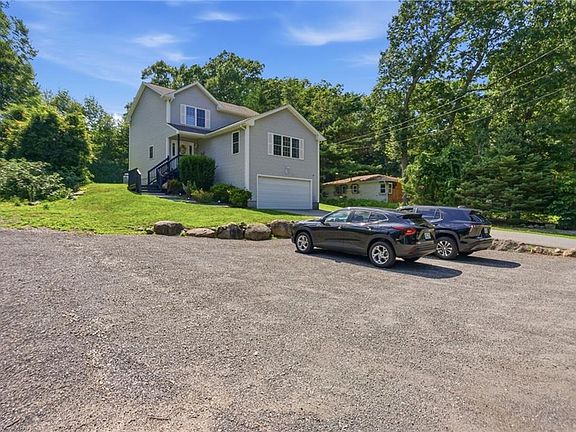 3rd image of 106 1/2 Bishop Hill Rd