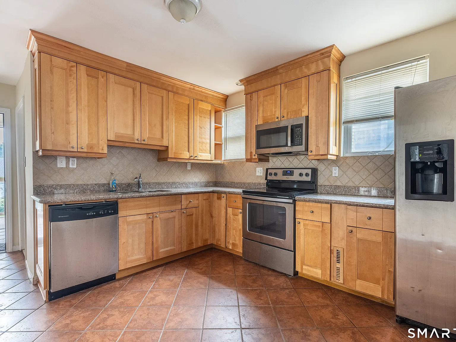2 bed, 1.0 bath, 912 sqft, $2,000 — Photo 1