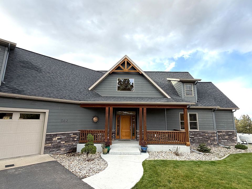 1st image of 960 Strawberry Dr