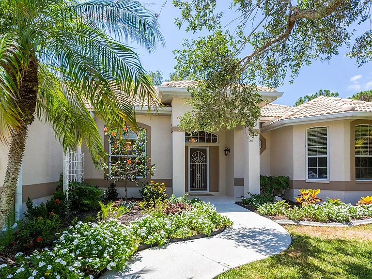 5217 Far Oak Cir — Photo 2