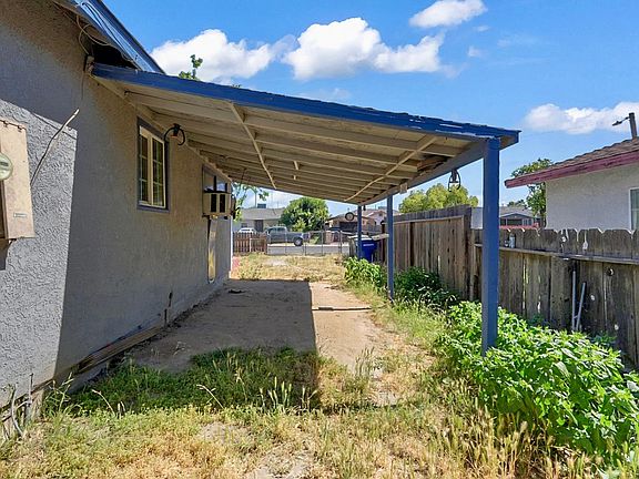 3rd image of 317 Barozzi Ave