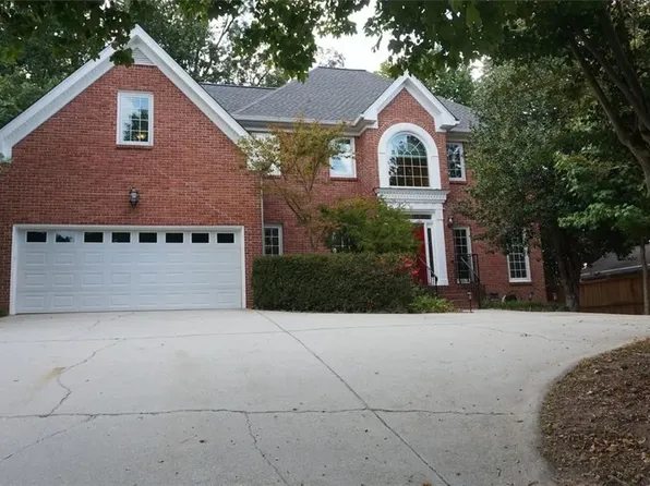 2438 Kings Arms Dr, Atlanta, GA 30345