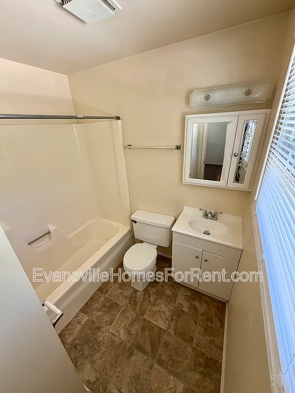 1 bed, 1.0 bath, $675 — Photo 3