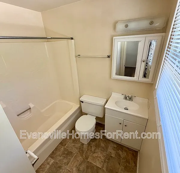 408 S Bosse Ave — Photo 7