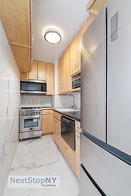 1st image of 220 E 54th St APT 8A