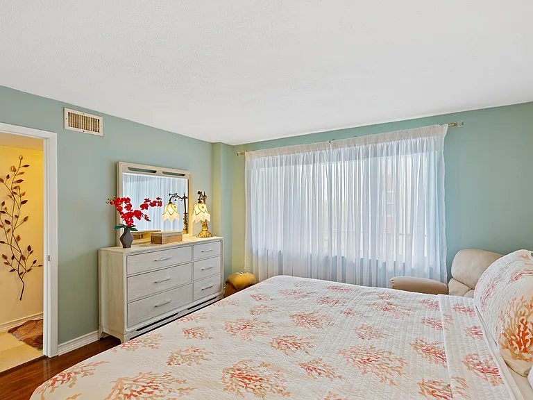 2699 Seville Blvd #702 — Photo 8