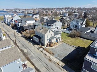 32 Houston Ave, Newport, RI 02840