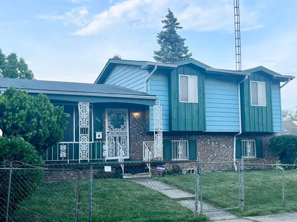 945 Lomita Ave, Flint, MI 48505